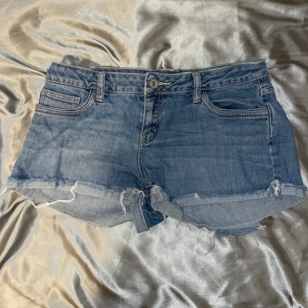 low waisted
fits like small/medium